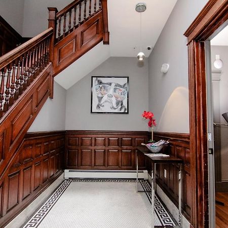 A Stylish Stay W/ A Queen Bed, Heated Floors.. #37 Brookline Eksteriør billede