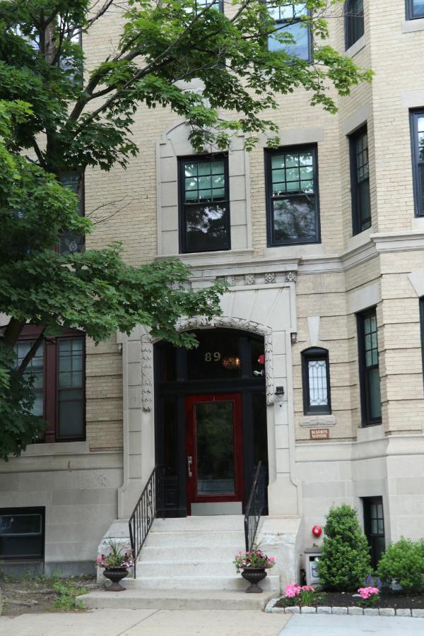 A Stylish Stay W/ A Queen Bed, Heated Floors.. #37 Brookline Eksteriør billede